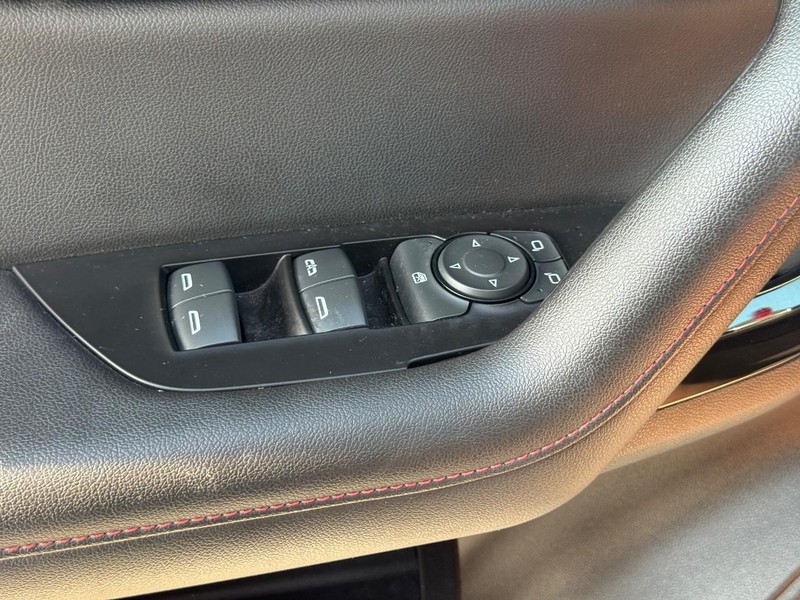 Chevrolet Blazer Vehicle Full-screen Gallery Image 25