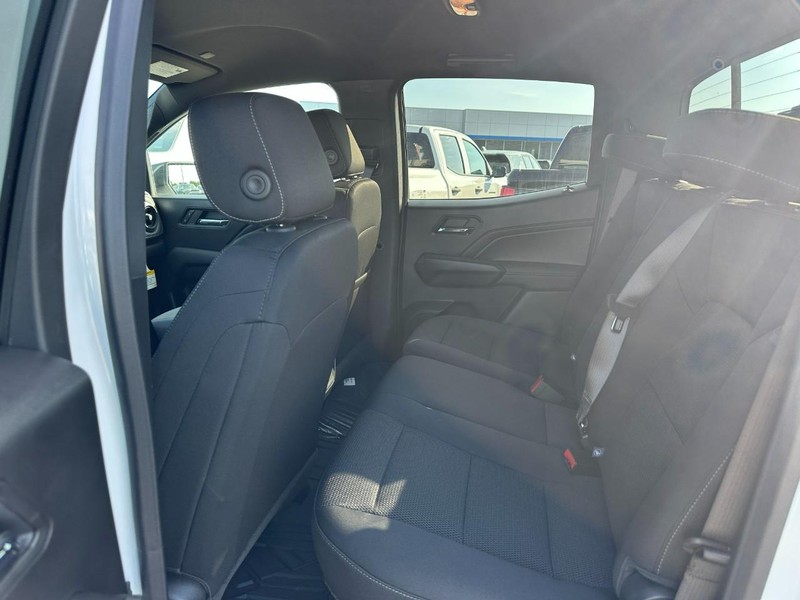 Chevrolet Colorado Vehicle Full-screen Gallery Image 4