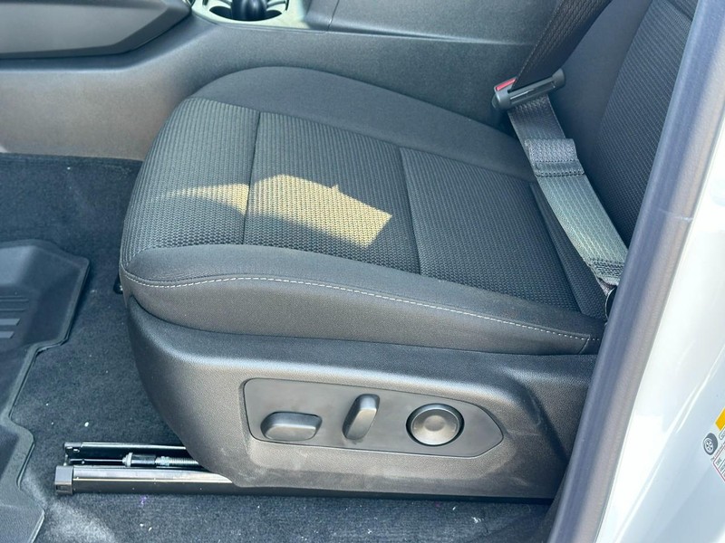 Chevrolet Colorado Vehicle Full-screen Gallery Image 10