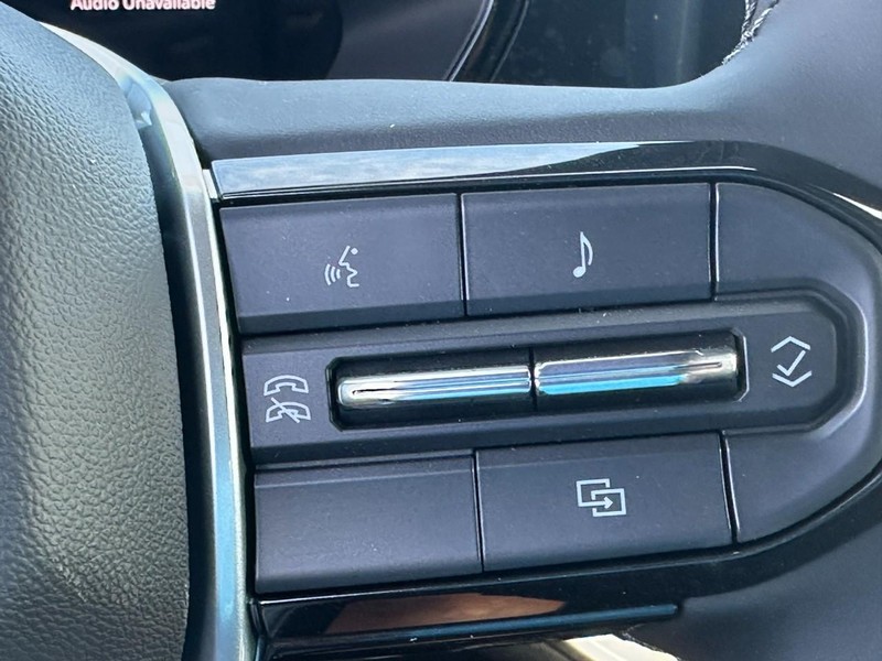 Chevrolet Colorado Vehicle Full-screen Gallery Image 12