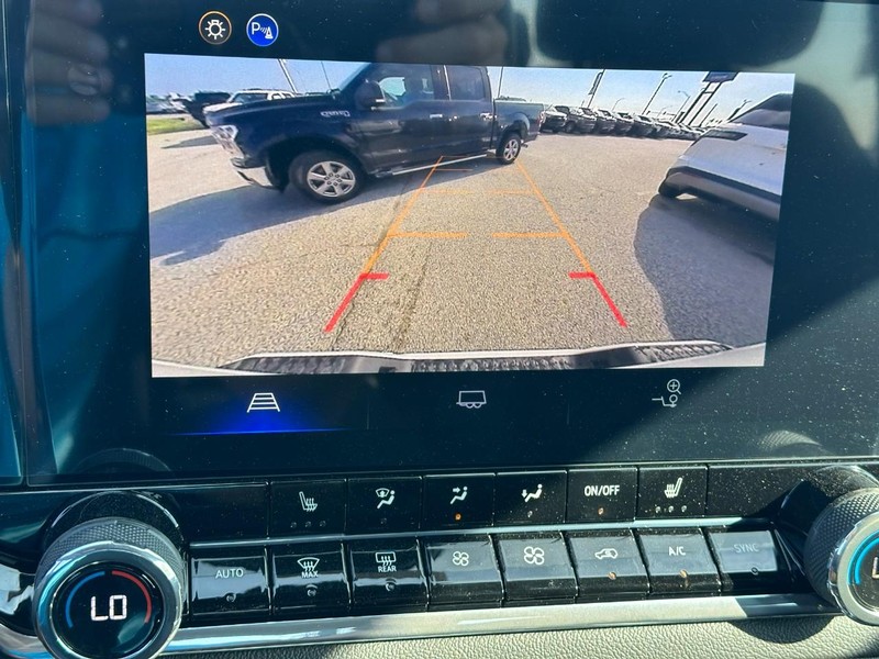 Chevrolet Colorado Vehicle Full-screen Gallery Image 16