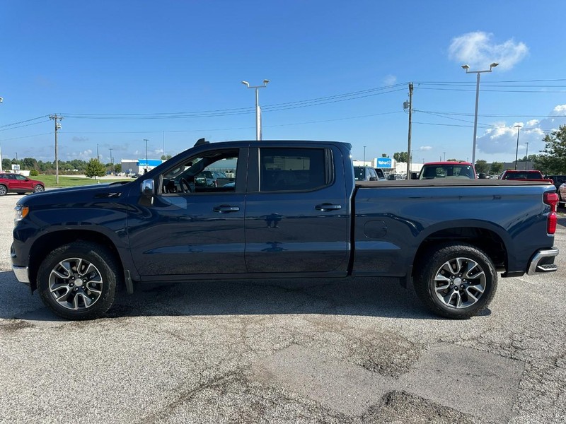 Chevrolet Silverado 1500 Vehicle Full-screen Gallery Image 2