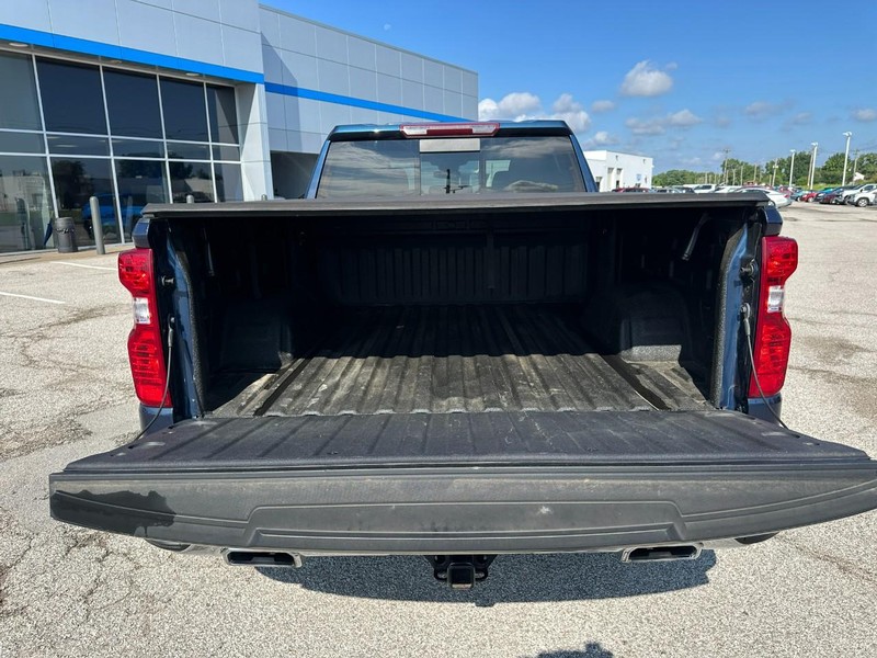 Chevrolet Silverado 1500 Vehicle Full-screen Gallery Image 5