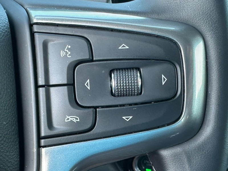 Chevrolet Silverado 1500 Vehicle Full-screen Gallery Image 19