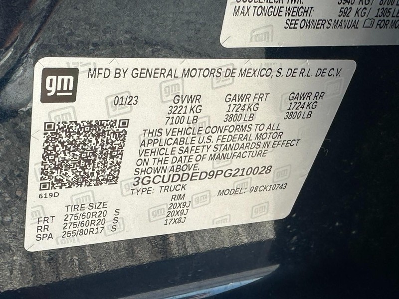 Chevrolet Silverado 1500 Vehicle Full-screen Gallery Image 23