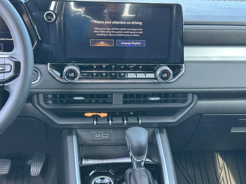 Chevrolet Colorado Vehicle Full-screen Gallery Image 7