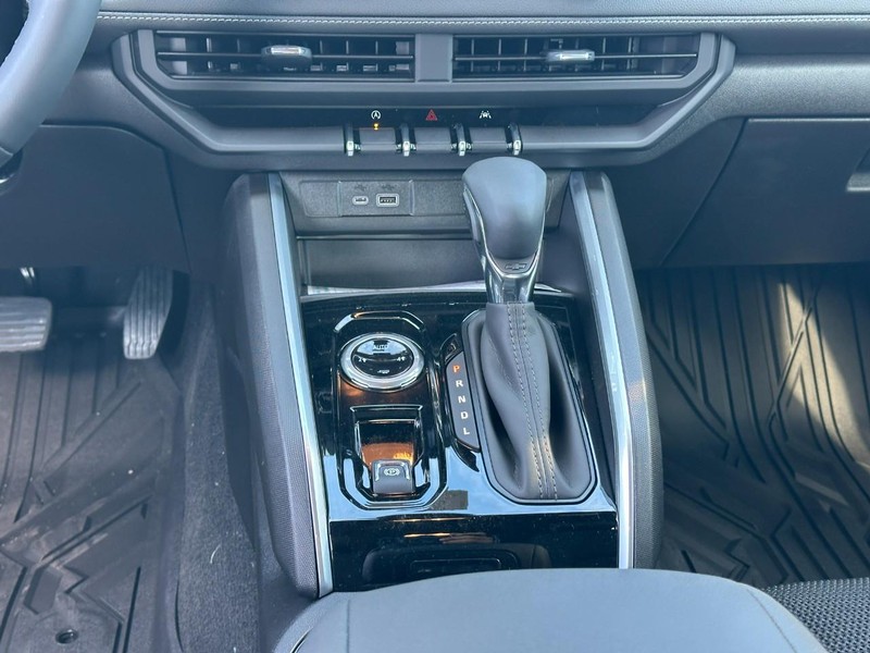 Chevrolet Colorado Vehicle Full-screen Gallery Image 8