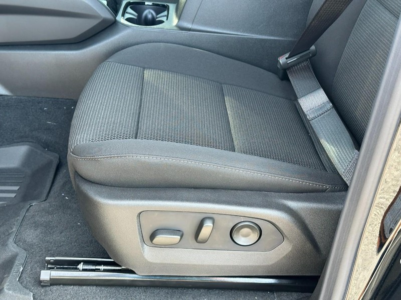 Chevrolet Colorado Vehicle Full-screen Gallery Image 9