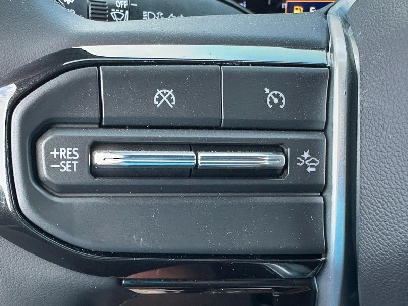 Chevrolet Colorado Vehicle Full-screen Gallery Image 10