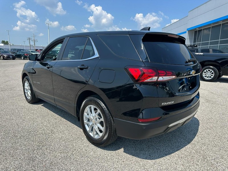 Chevrolet Equinox Vehicle Full-screen Gallery Image 3