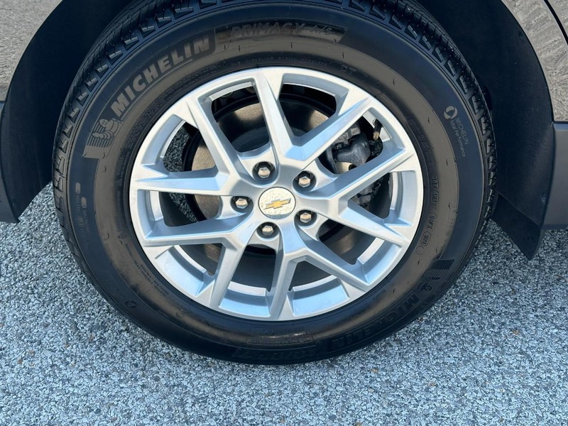 Chevrolet Equinox Vehicle Full-screen Gallery Image 6