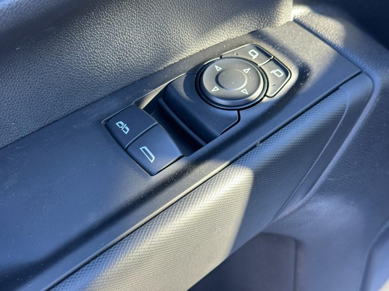 Chevrolet Silverado 1500 Vehicle Full-screen Gallery Image 6