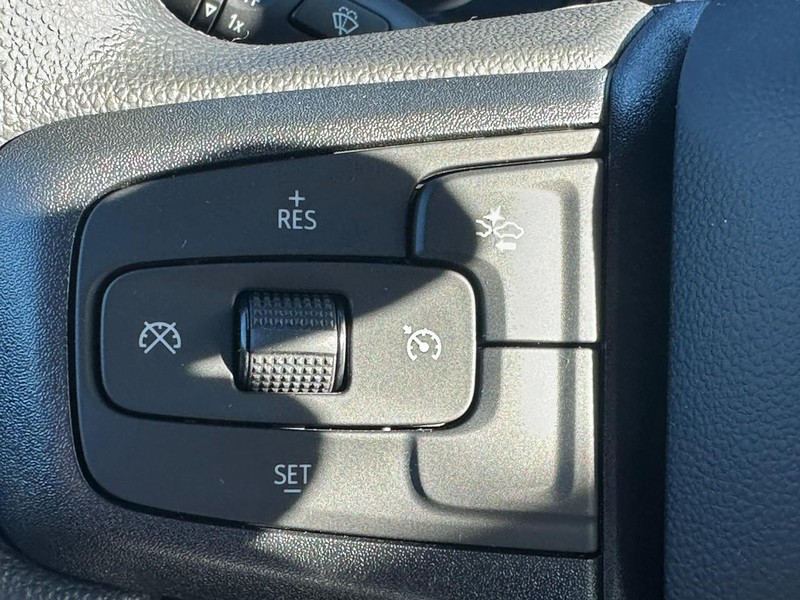 Chevrolet Silverado 1500 Vehicle Full-screen Gallery Image 8