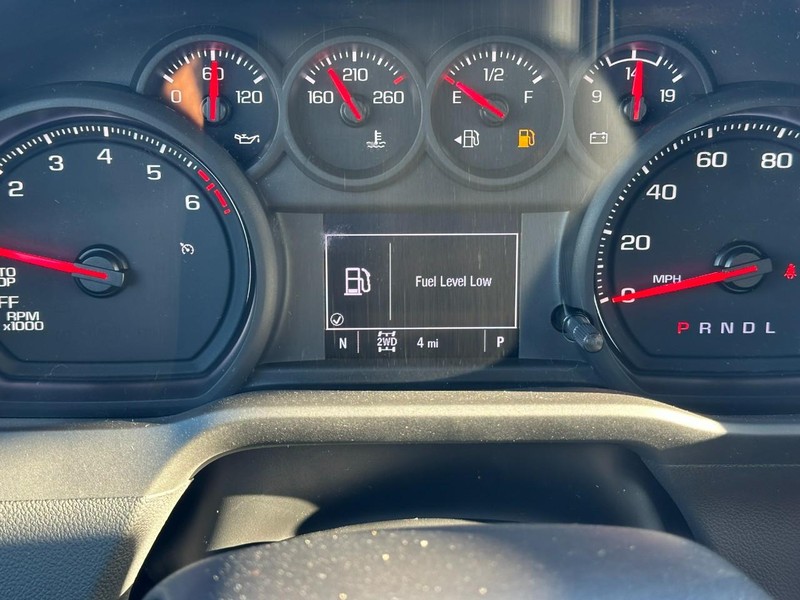 Chevrolet Silverado 1500 Vehicle Full-screen Gallery Image 9