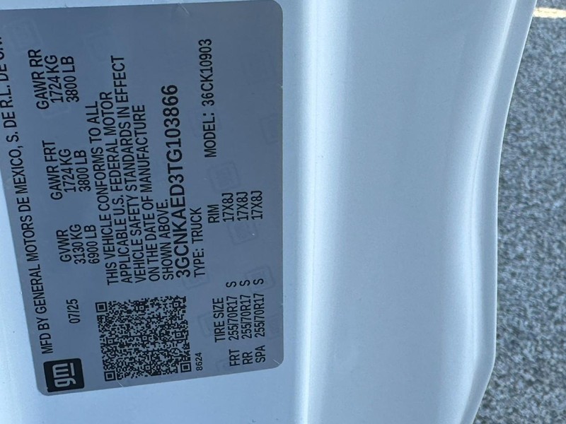 Chevrolet Silverado 1500 Vehicle Full-screen Gallery Image 13