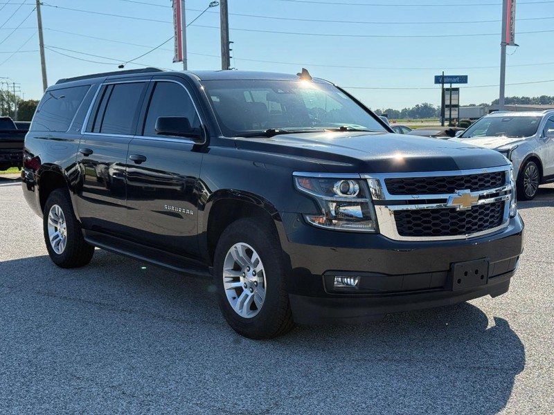 Chevrolet Suburban Vehicle Full-screen Gallery Image 8