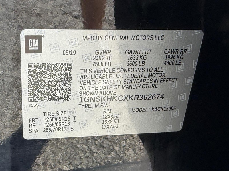 Chevrolet Suburban Vehicle Full-screen Gallery Image 29