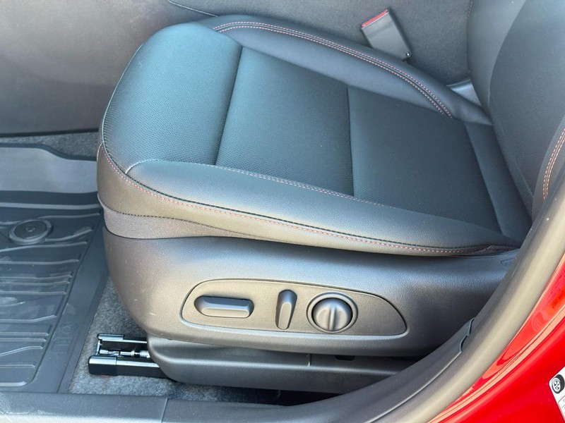 Chevrolet Trax Vehicle Full-screen Gallery Image 9