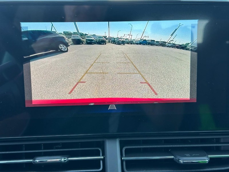 Chevrolet Trax Vehicle Full-screen Gallery Image 13