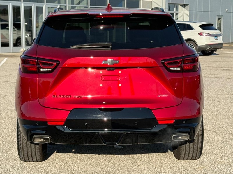 Chevrolet Blazer Vehicle Full-screen Gallery Image 4