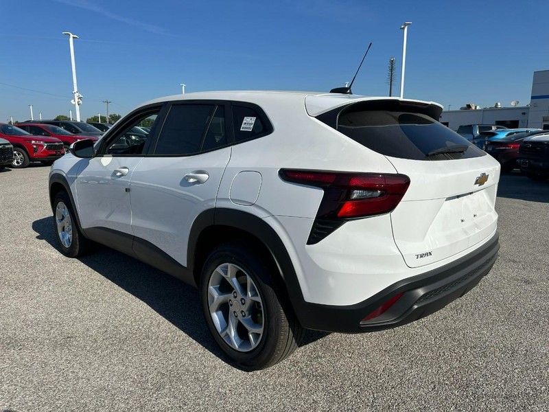 Chevrolet Trax Vehicle Full-screen Gallery Image 3