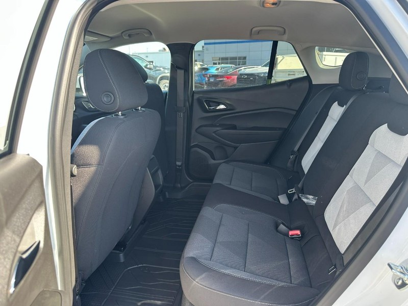 Chevrolet Trax Vehicle Full-screen Gallery Image 4