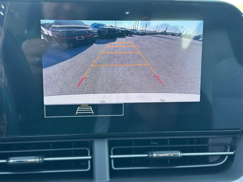 Chevrolet Trax Vehicle Full-screen Gallery Image 14