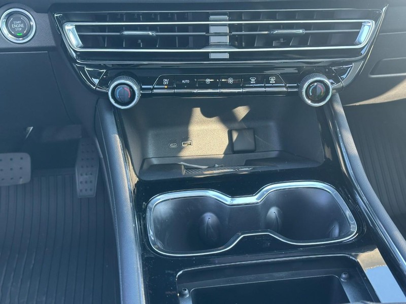 Chevrolet Traverse Vehicle Full-screen Gallery Image 11