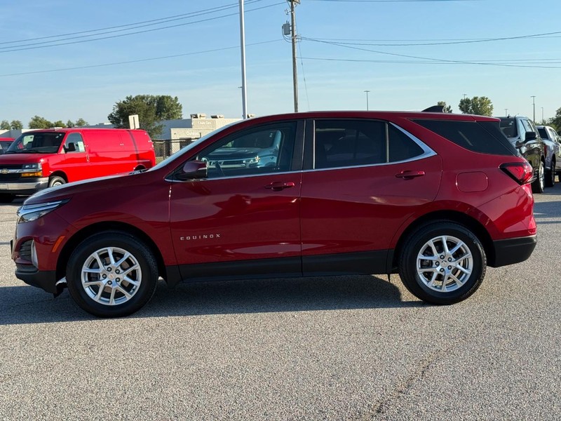 Chevrolet Equinox Vehicle Full-screen Gallery Image 2
