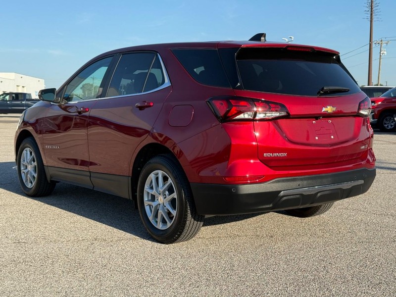 Chevrolet Equinox Vehicle Full-screen Gallery Image 3