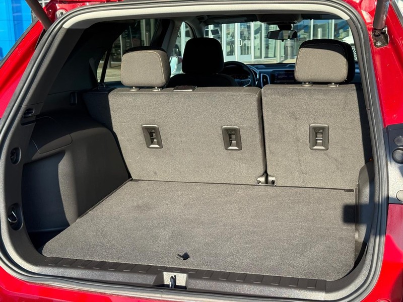 Chevrolet Equinox Vehicle Full-screen Gallery Image 6