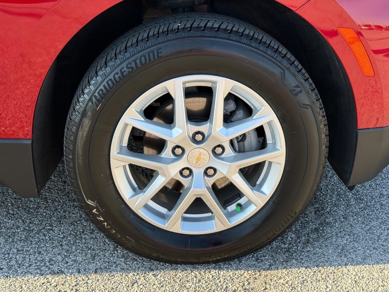 Chevrolet Equinox Vehicle Full-screen Gallery Image 7