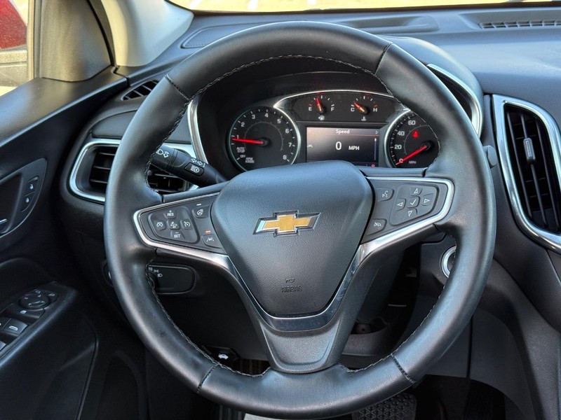 Chevrolet Equinox Vehicle Full-screen Gallery Image 12