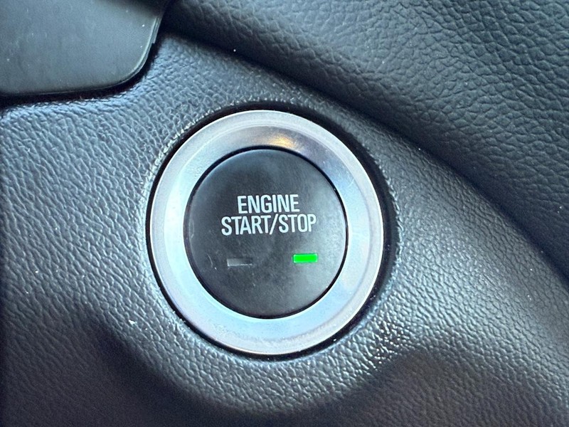 Chevrolet Equinox Vehicle Full-screen Gallery Image 15