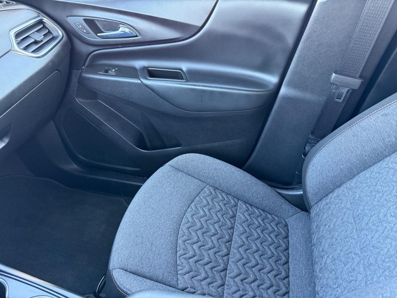 Chevrolet Equinox Vehicle Full-screen Gallery Image 20