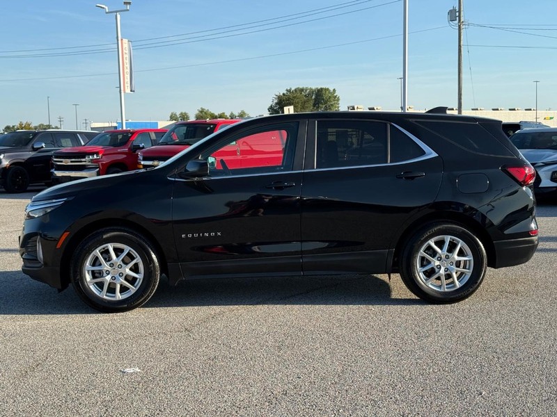 Chevrolet Equinox Vehicle Full-screen Gallery Image 2