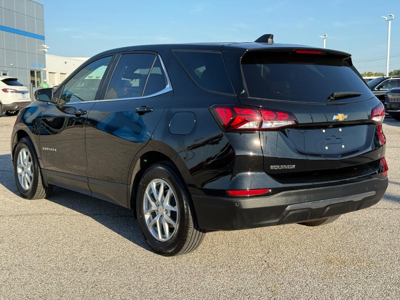 Chevrolet Equinox Vehicle Full-screen Gallery Image 3