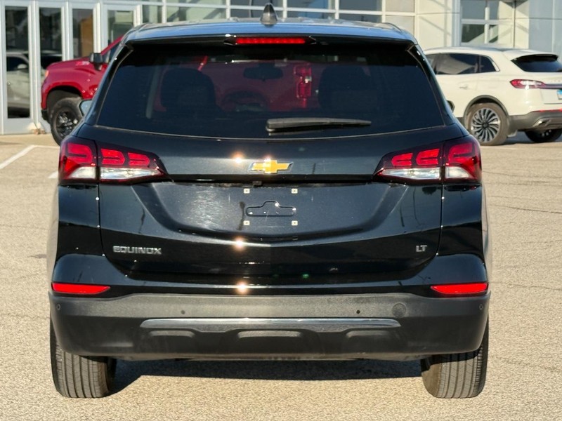 Chevrolet Equinox Vehicle Full-screen Gallery Image 4