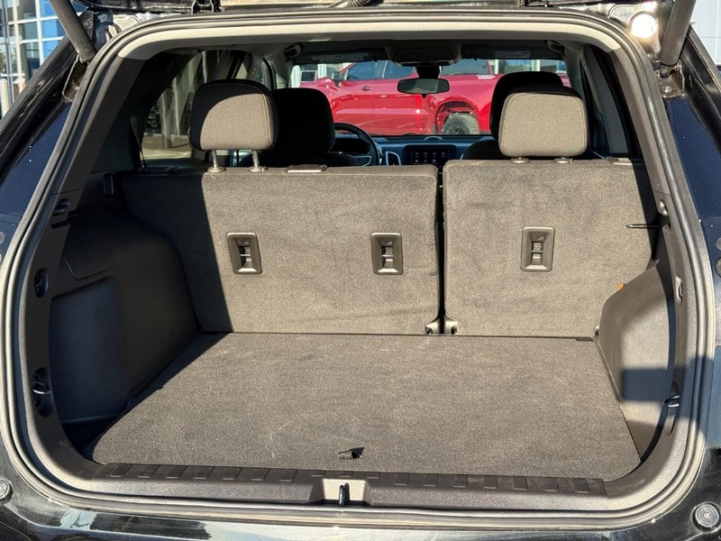 Chevrolet Equinox Vehicle Full-screen Gallery Image 6