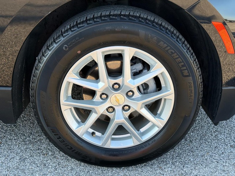 Chevrolet Equinox Vehicle Full-screen Gallery Image 7