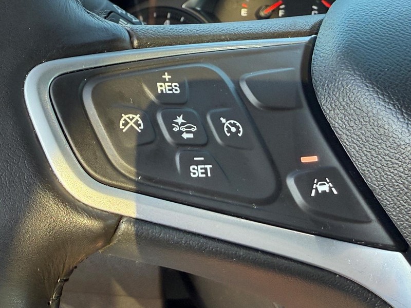 Chevrolet Equinox Vehicle Full-screen Gallery Image 13