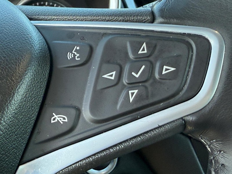 Chevrolet Equinox Vehicle Full-screen Gallery Image 14