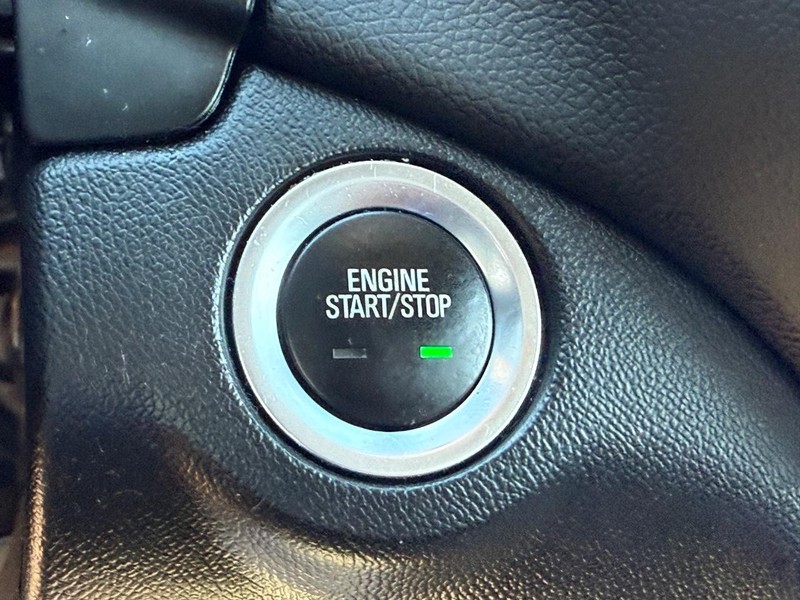 Chevrolet Equinox Vehicle Full-screen Gallery Image 15