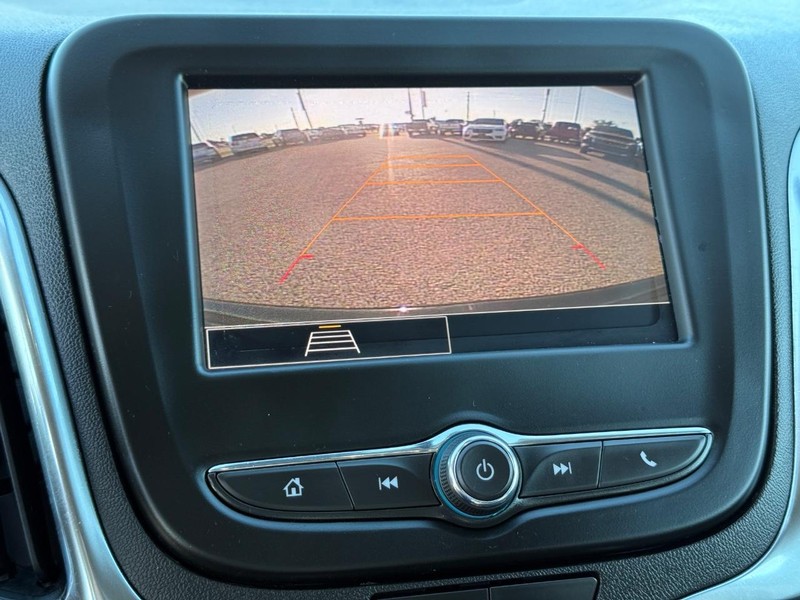 Chevrolet Equinox Vehicle Full-screen Gallery Image 17