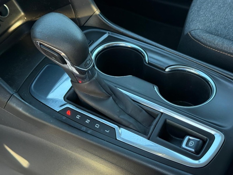 Chevrolet Equinox Vehicle Full-screen Gallery Image 19