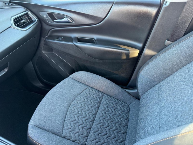 Chevrolet Equinox Vehicle Full-screen Gallery Image 20