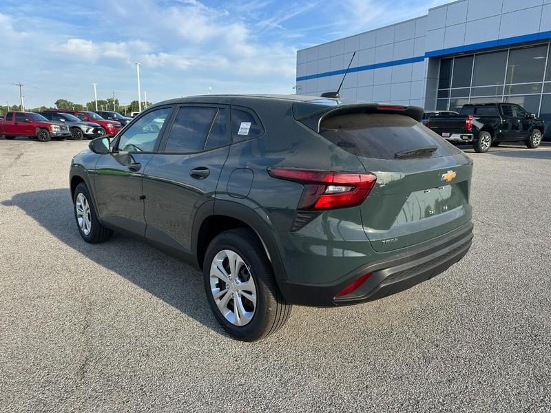 Chevrolet Trax Vehicle Full-screen Gallery Image 3