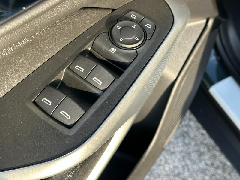 Chevrolet Trax Vehicle Full-screen Gallery Image 9