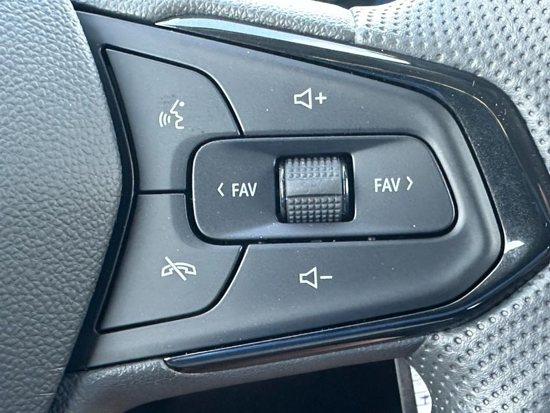 Chevrolet Trax Vehicle Full-screen Gallery Image 12