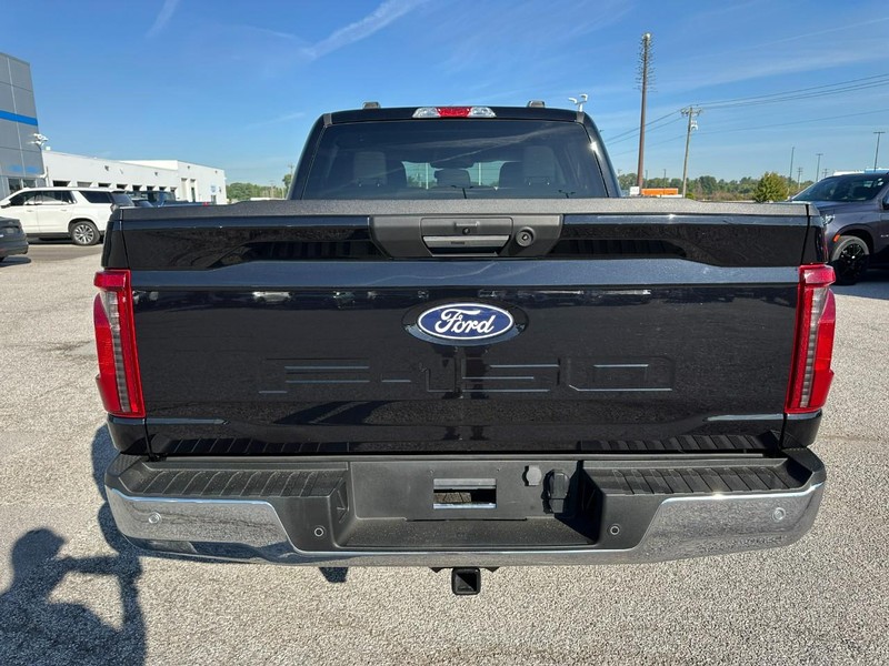 Ford F-150 Vehicle Full-screen Gallery Image 4